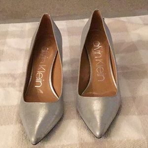 Silver high heel pump
